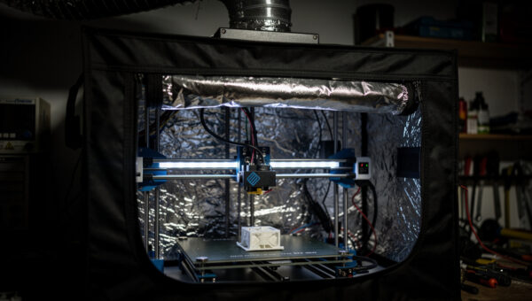 How to Build a DIY 3D Printer Enclosure